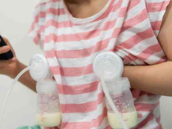 奶阵刺激5个小技巧，解救奶量不够、喂奶时间长的新手妈妈