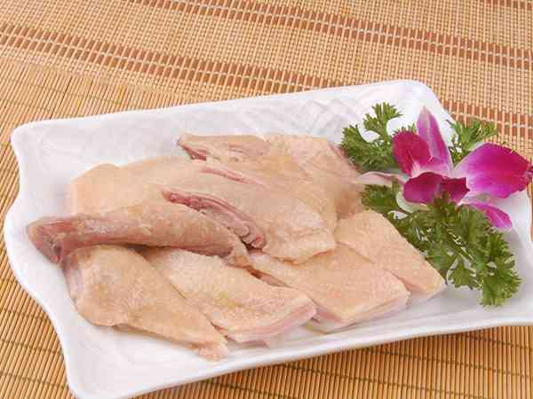 多囊不能吃鸭肉和鸡肉是谣言，少量食用对身体并不大碍