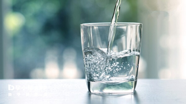 体内叶酸偏高可多喝水来缓解