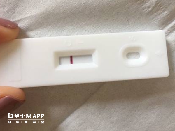 月经推迟三天后,用验孕棒检测红线加黑印是怀孕了吗?