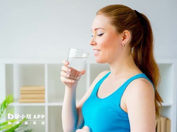 多喝水会导致尿液颜色改变