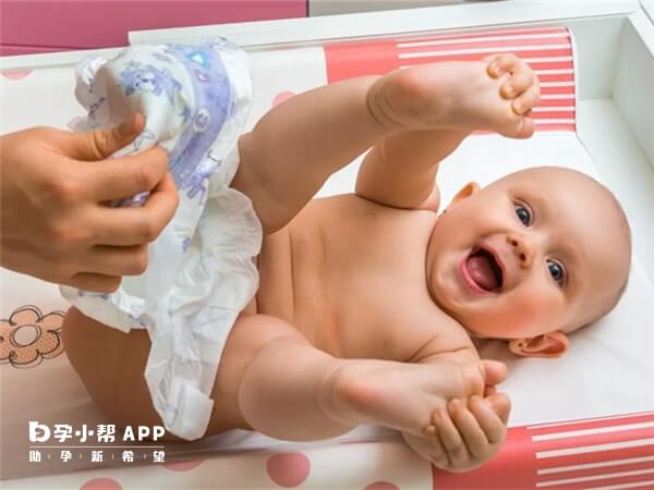 纸尿裤遮住宝宝肚脐容易导致感染