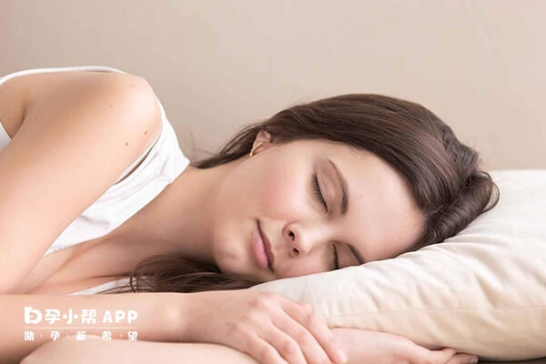 囊胚着床成功女性有嗜睡情况出现