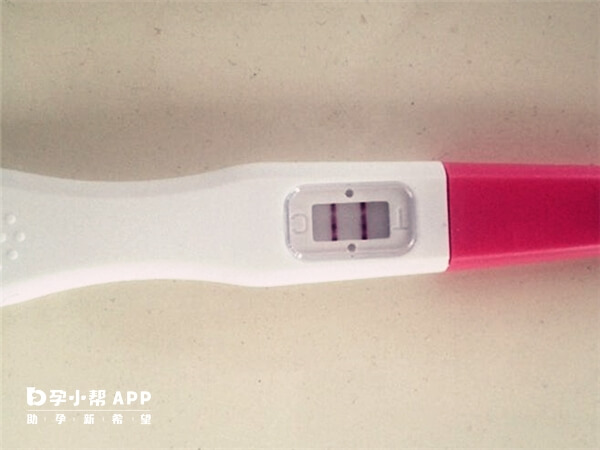 囊胚10天测出很浅的杠可能是怀孕