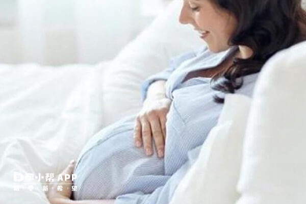 胎儿发育大采用左侧卧位