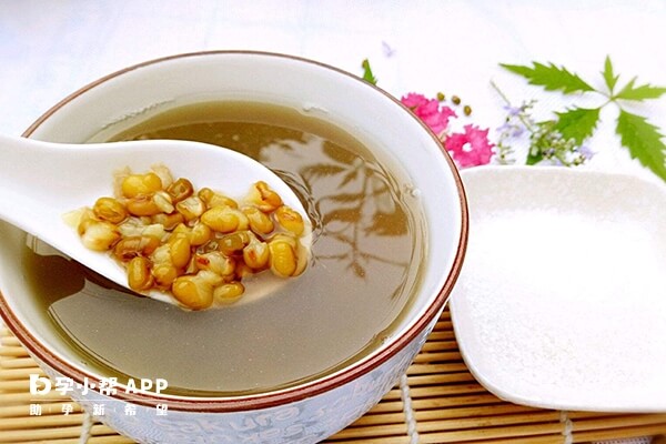 喝绿豆汤可以祛龙葵毒素
