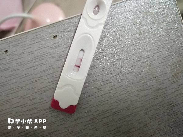 囊胚移植后测出两条杠是怀孕了