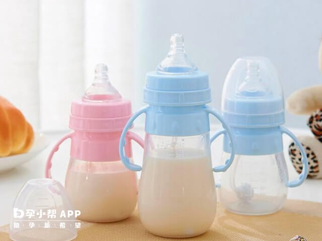 满月宝宝一次吃奶多少分钟